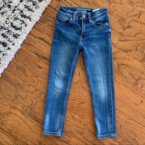 H&M boys skinny jeans size 4-5 (fit like a 5/6)